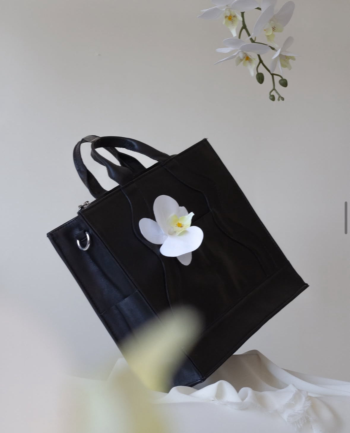 The Tote M